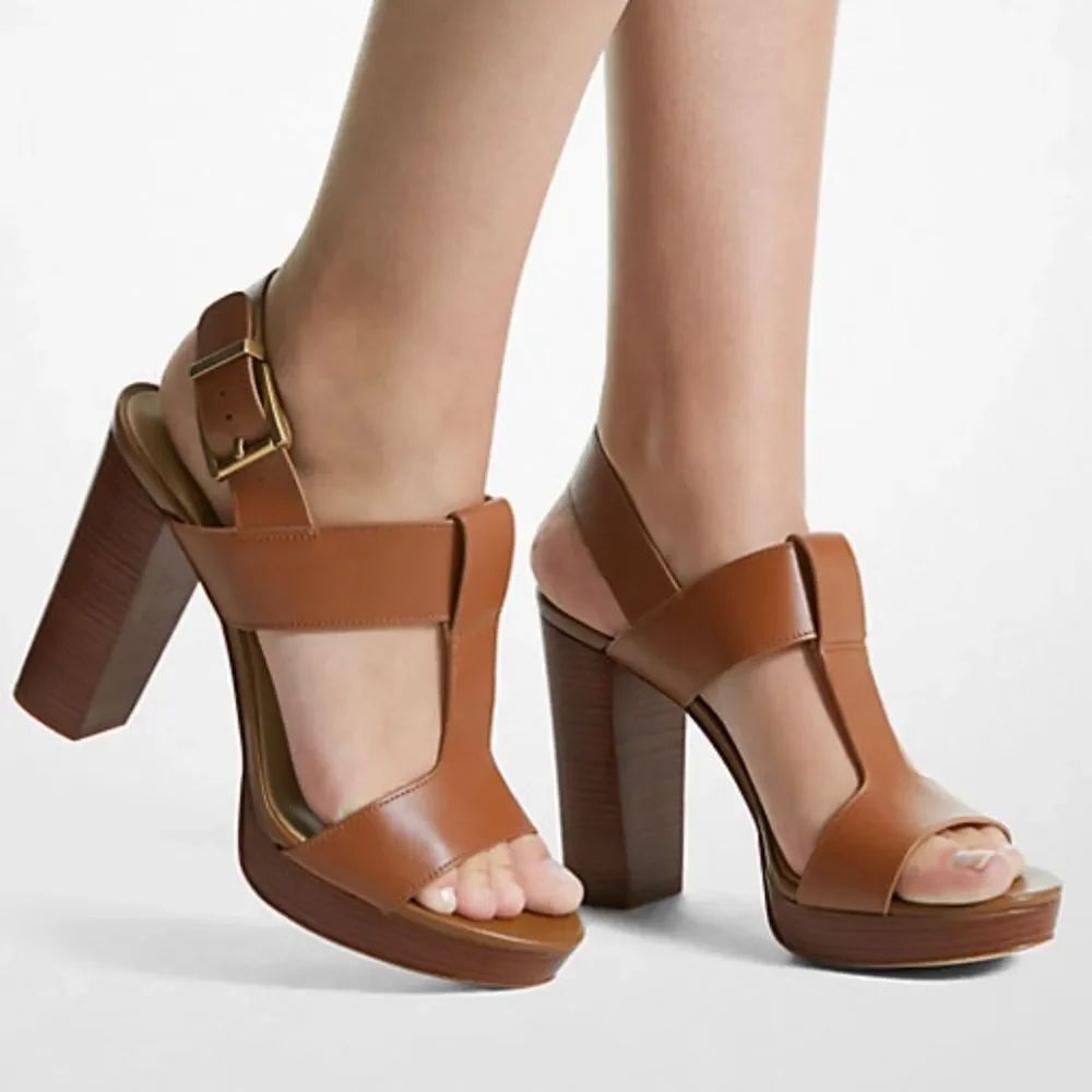 MICHAEL MICHAEL KORS BECKER LEATHER PLATFORM SANDAL